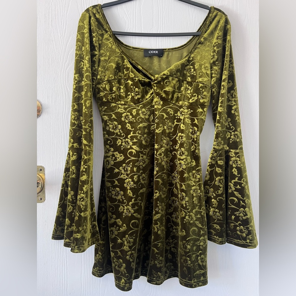 CIDER size large Velvet Bell Sleeve Mini dress with Hibiscus Floral